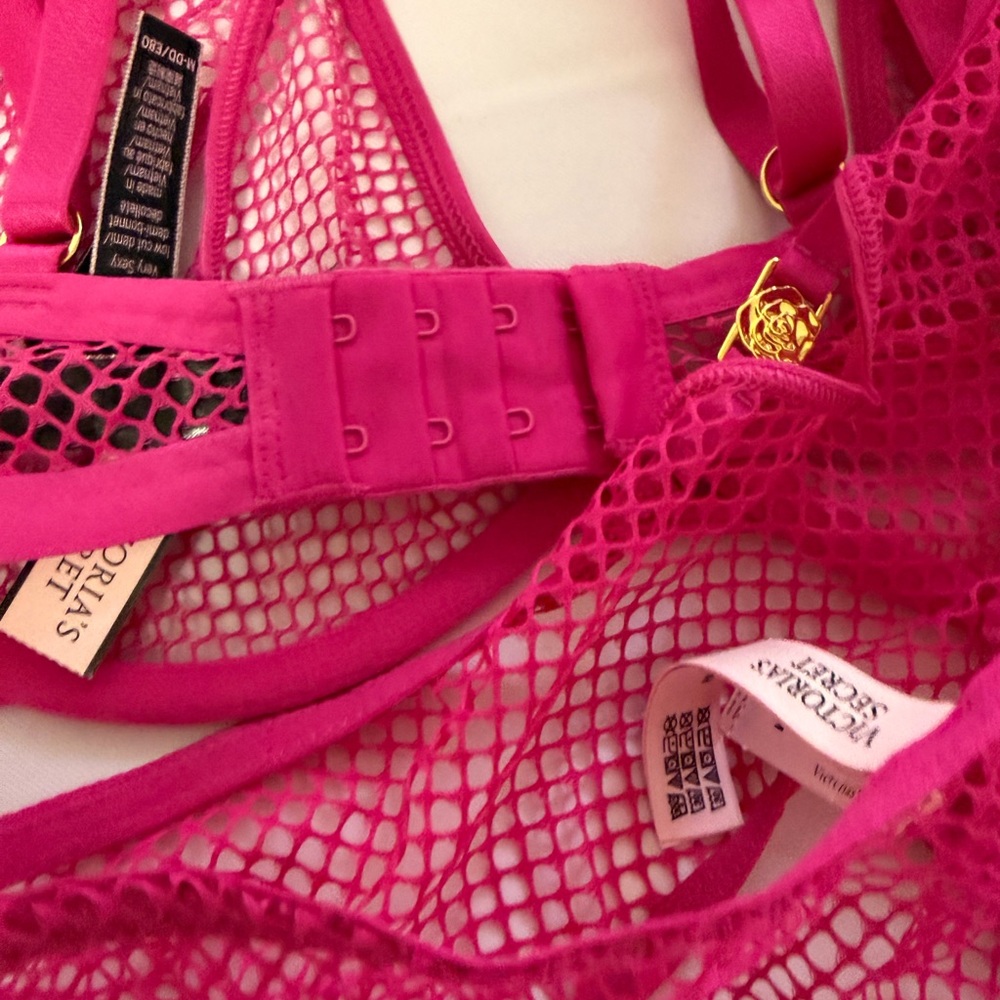 VICTORIA'S SECRET Low Cut Demi BRA V-STRING Panty Set Pink Fishnet Open Cup NWT - Picture 6 of 6